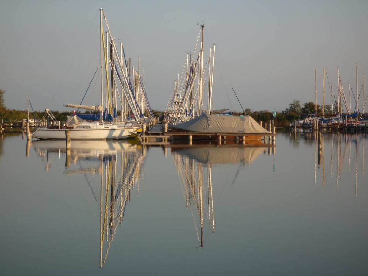 Haus Am See นอยซีเดิลอัมเซ ภายนอก รูปภาพ