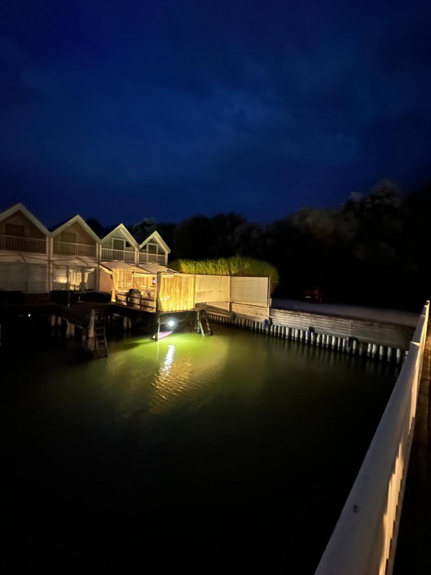 Haus Am See นอยซีเดิลอัมเซ ภายนอก รูปภาพ