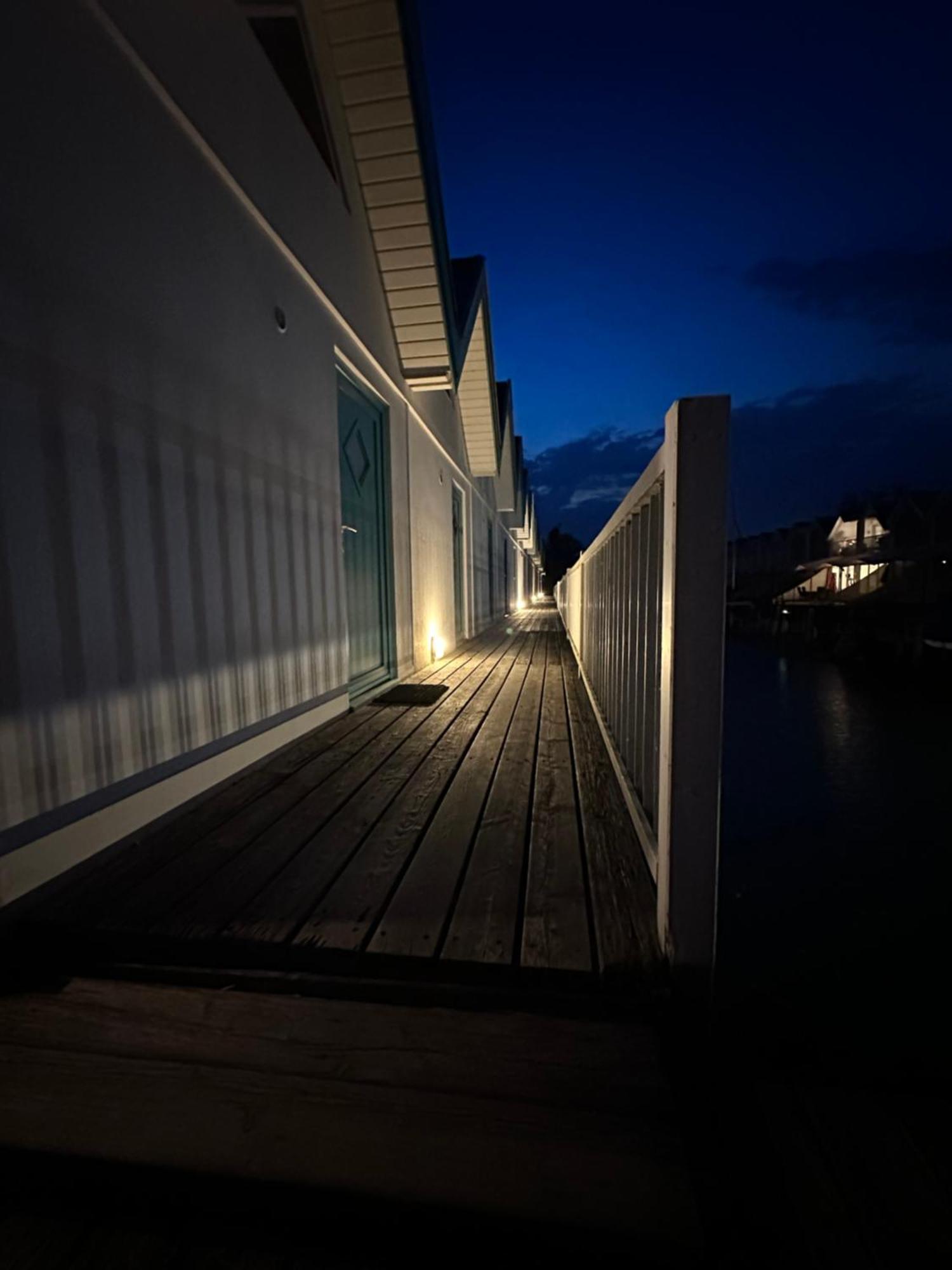 Haus Am See นอยซีเดิลอัมเซ ภายนอก รูปภาพ