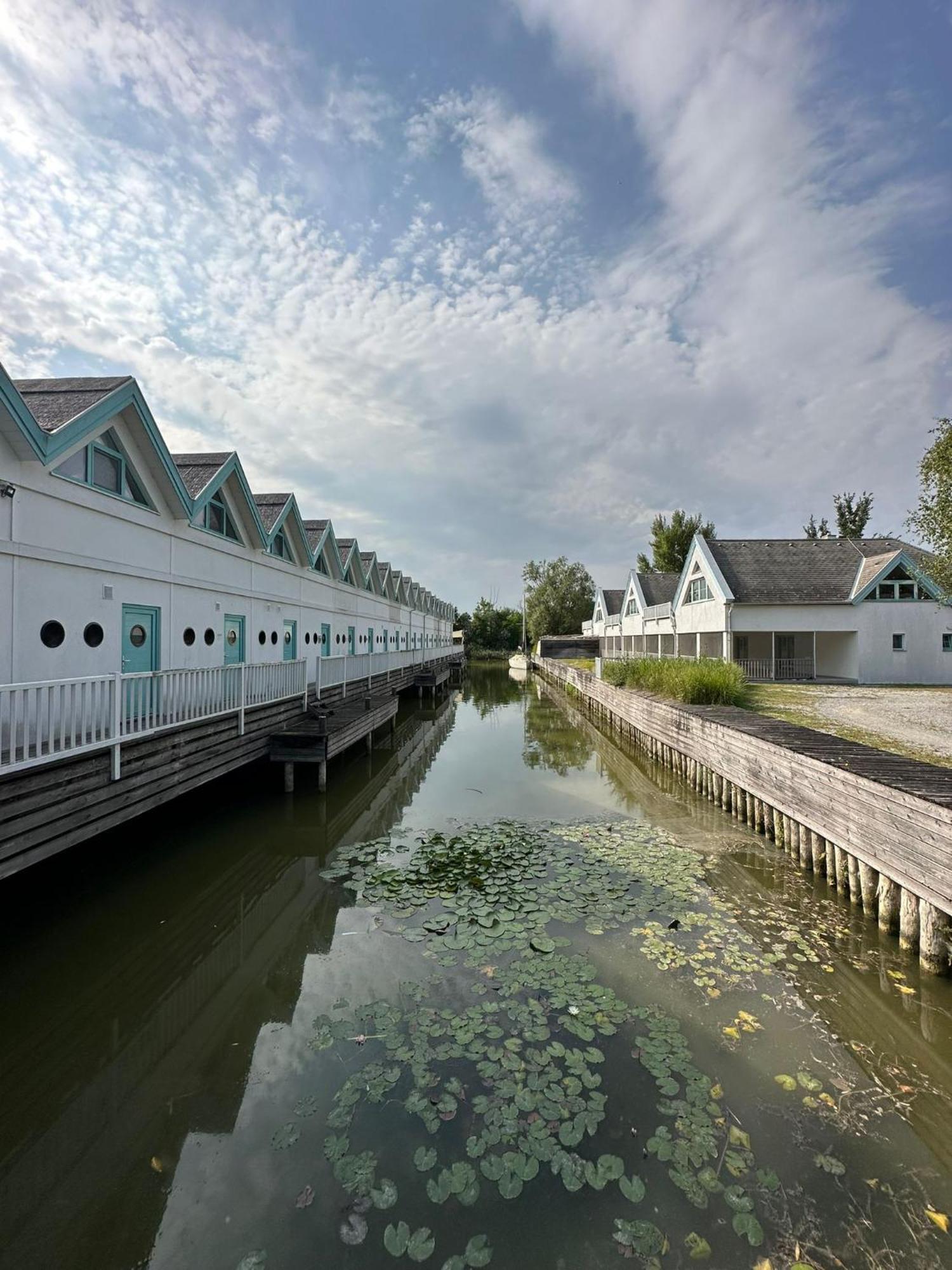 Haus Am See นอยซีเดิลอัมเซ ภายนอก รูปภาพ